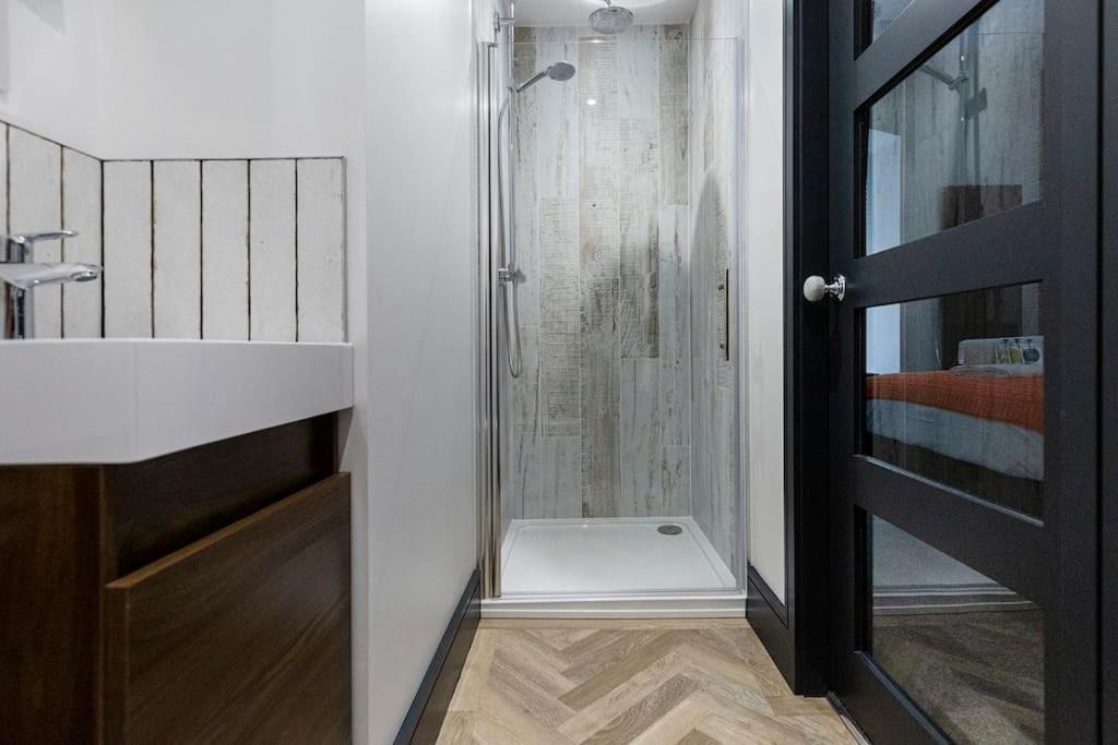 Bootique House - Luxury Group Accommodation In ويكفيلد المظهر الخارجي الصورة