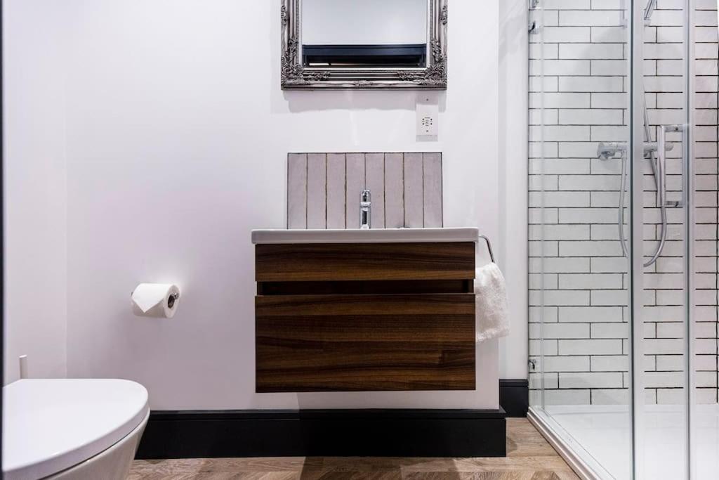 Bootique House - Luxury Group Accommodation In ويكفيلد المظهر الخارجي الصورة